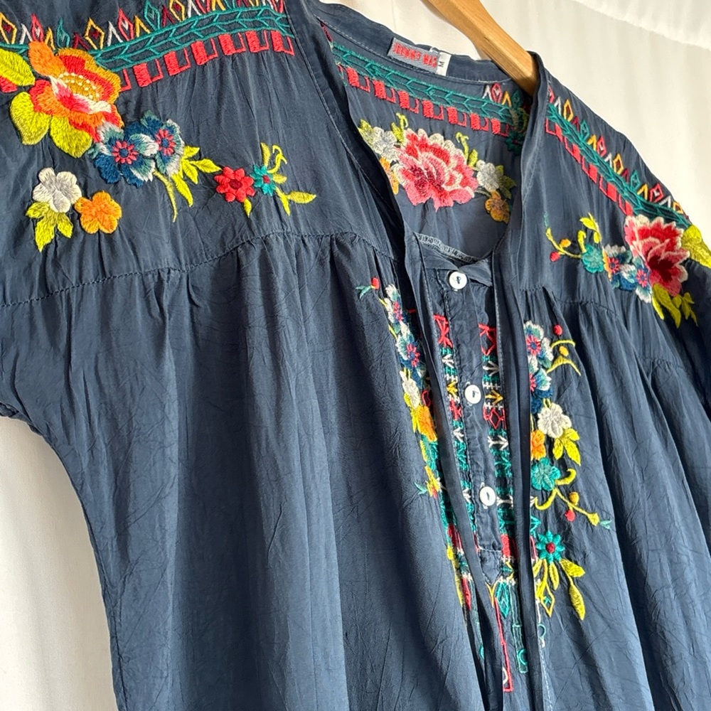 Johnny Was Blouse Womens Medium Blue Floral Tunic Boho Southwestern Artisan FLAW - Picture 2 of 12
